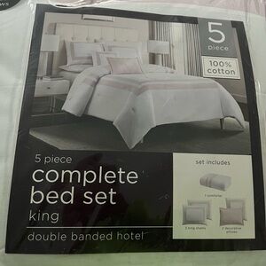 5-Piece Hotel Collection King Complete Bed Set in White